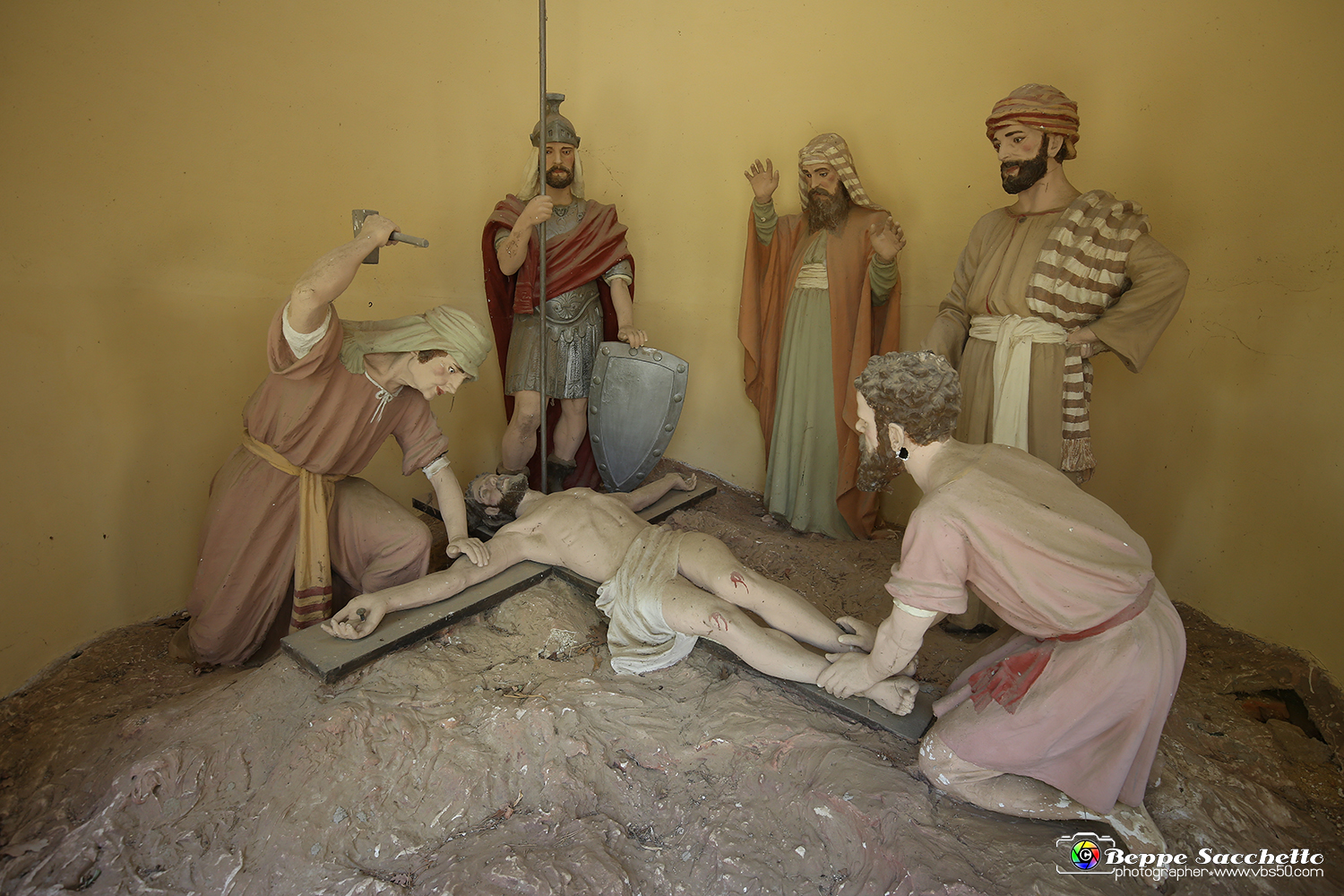 VBS_6748 - I Piloni della Via Crucis del Sacro Monte di Montà d'Alba.jpg